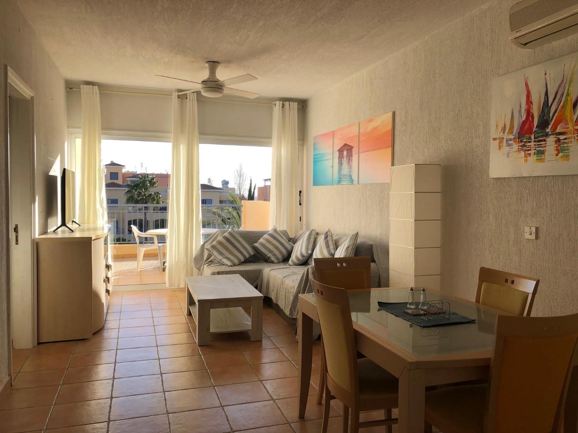 Limnaria Gardens - 1 Bedroom, Sunny Apartment With Stunning Pool Views Pafos Dış mekan fotoğraf